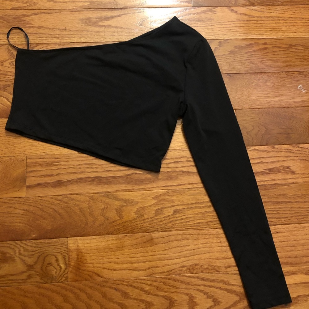 One shoulder crop top